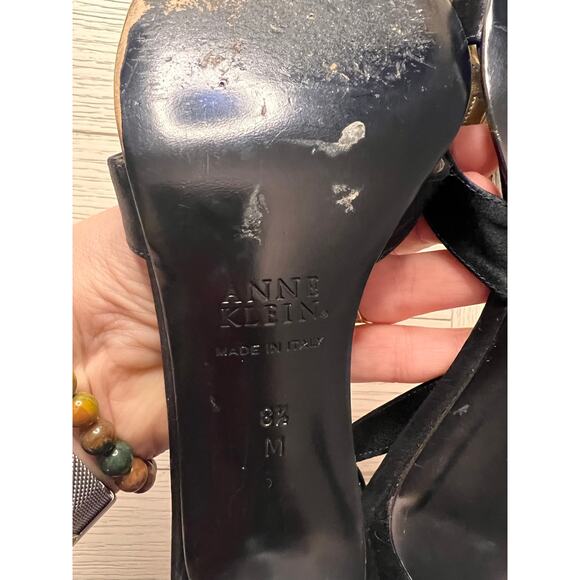 Anne Klein black leather open toed sling back 3" heel w/ gold festive bow. Sz 8 - Picture 9 of 9